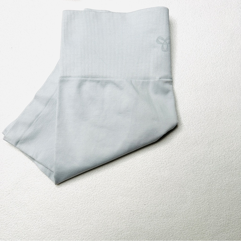 Aritzia Tnabody™ Atmosphere Hi-rise 5" Short| Plein Air - Picture 7 of 8